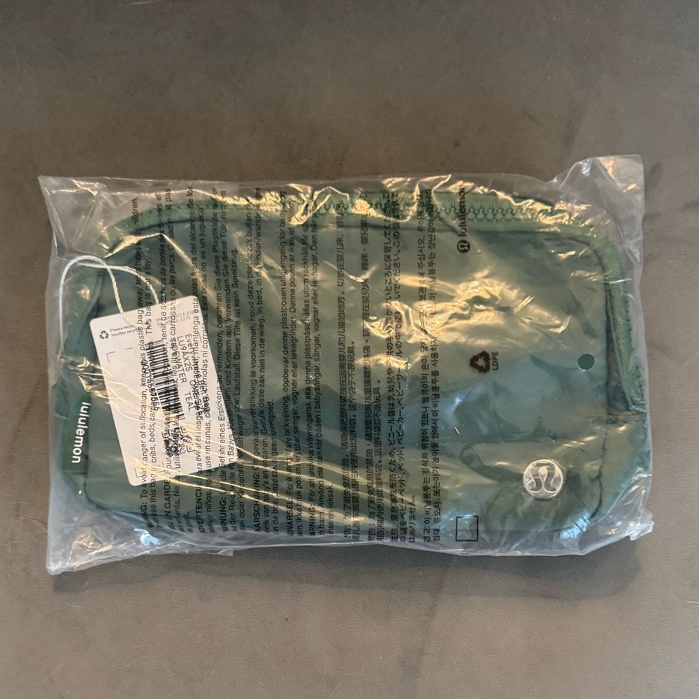 Lululemon Everywhere Belt Bag in Tidewater Teal